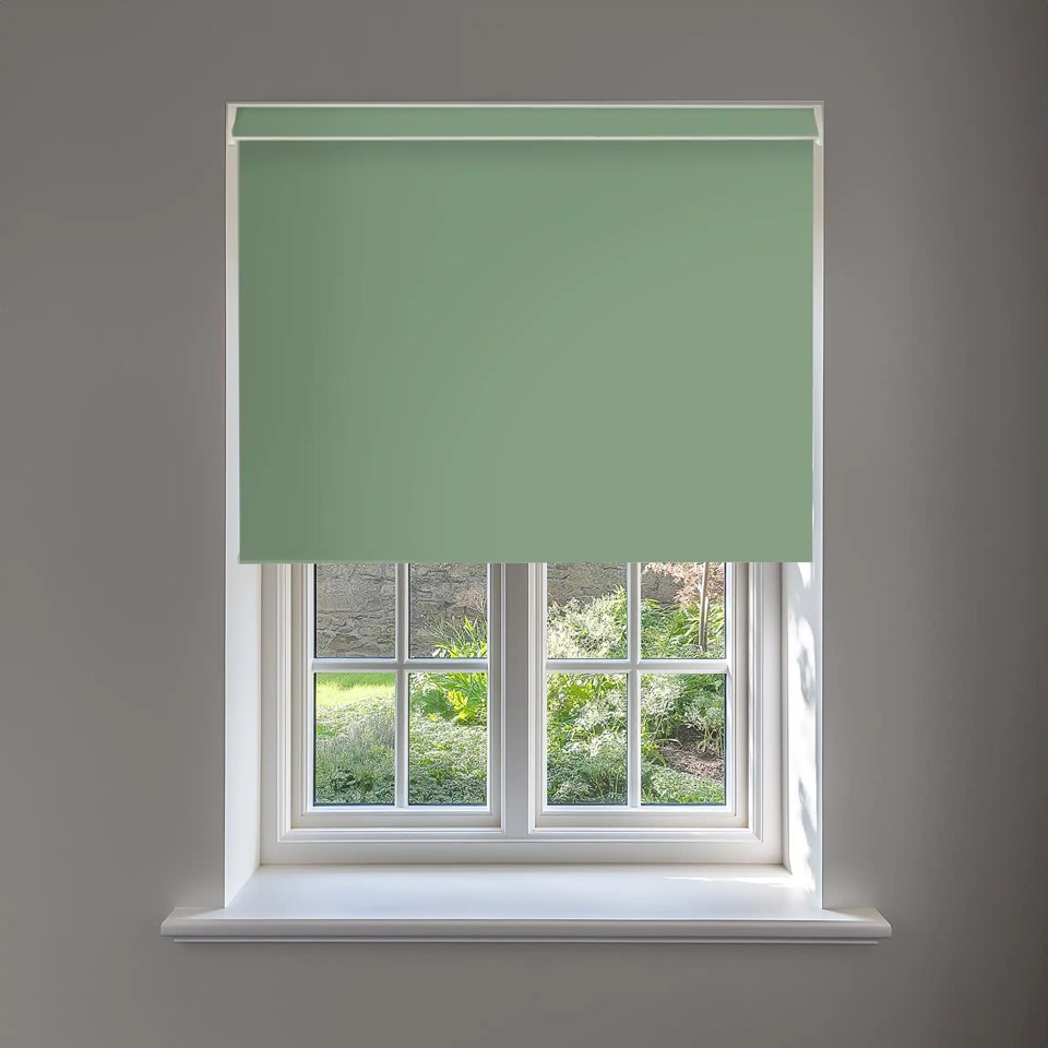 Wellington Green Blackout No Drill Electric Roller Blind